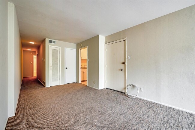 Building Photo - 457 8th Ave