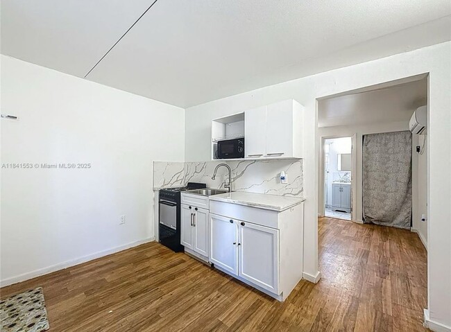 Building Photo - 1110 N 58th Ave