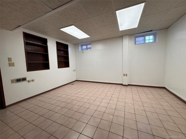 Building Photo - 147-49 28th Ave