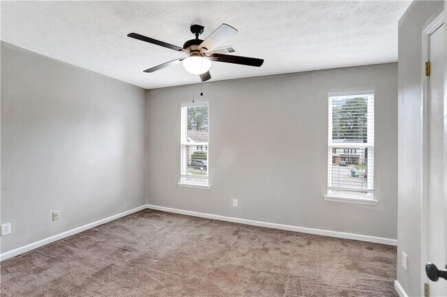 Foto del edificio - 1579 Springleaf Point SE