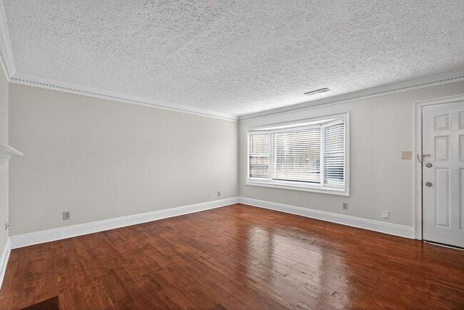 Foto del edificio - 898 Chippendale Ln