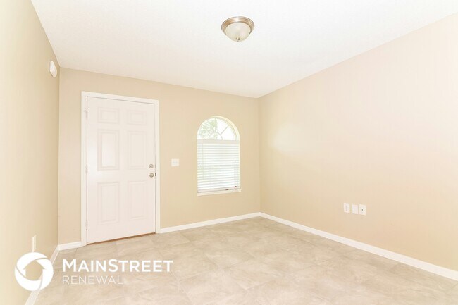 Building Photo - 2037 Whispering Trails Blvd