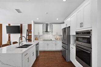 Building Photo - 1005 Cedar Falls Dr