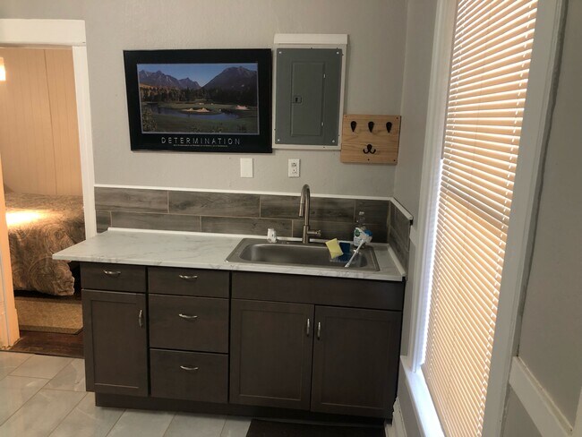Kitchen - 106 7th St