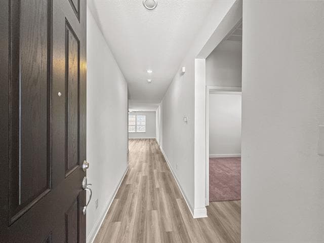 Building Photo - 622 Saxony Dr