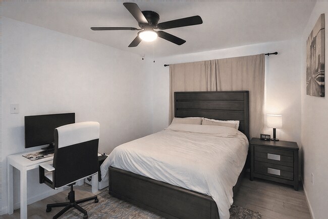 Building Photo - 10907 Sageriver Dr