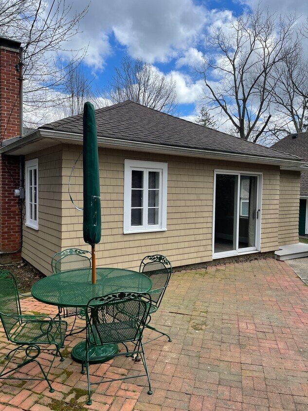 Foto principal - 48 Maple Ave
