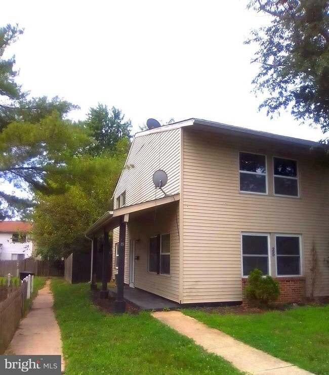 Building Photo - 25 Medford Ct