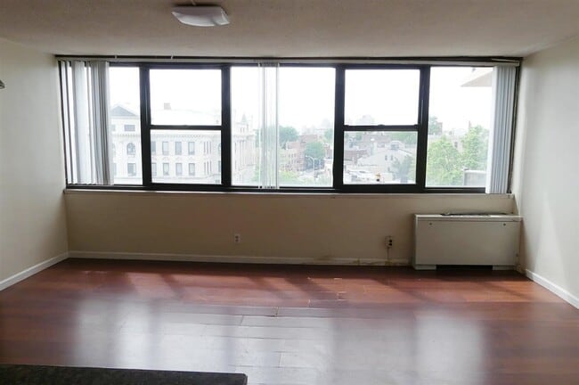 Building Photo - 280 Marin Blvd