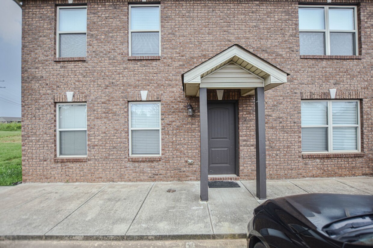 Primary Photo - 1800 Beckett Dr
