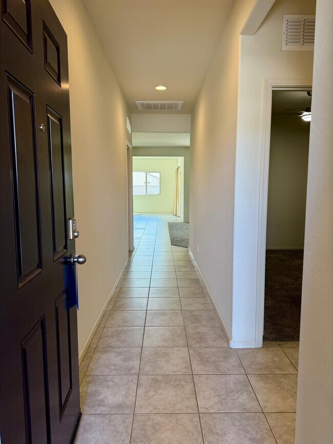 Foto del edificio - 24403 W Ripple Rd