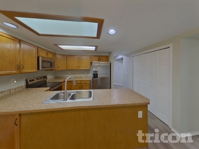 Building Photo - 7845 Conifer Dr