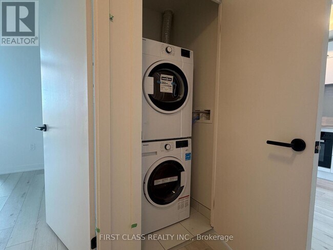 Building Photo - 1 Quarrington Ln