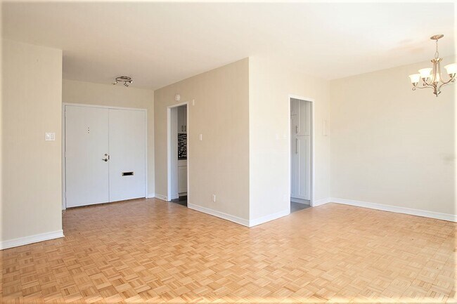 Photo du bâtiment - 4555 Av. Bonavista