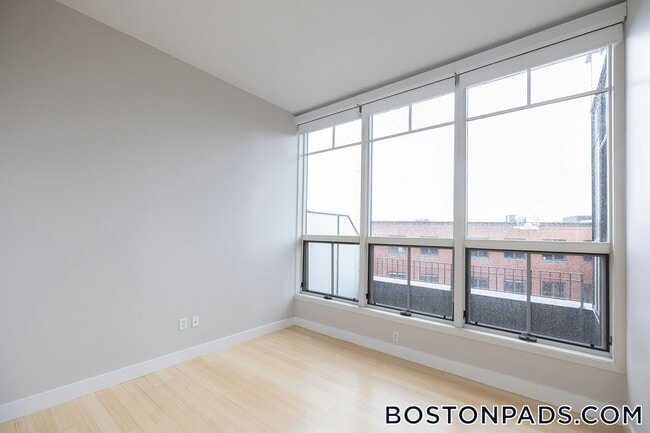 Building Photo - 490 Harrison Ave