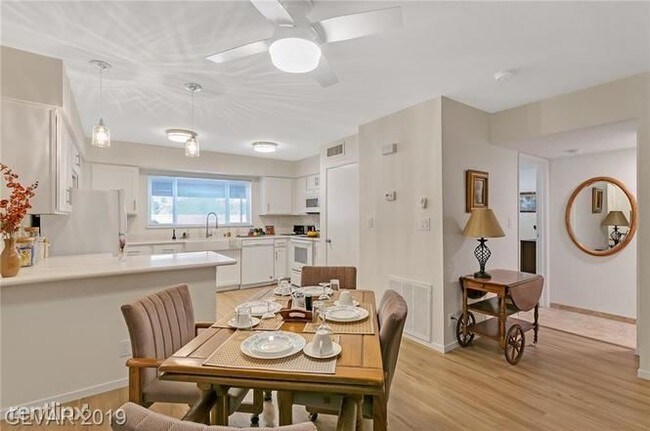 Building Photo - 2 br, 2 bath  - 356 E Desert Inn Rd Apt 116