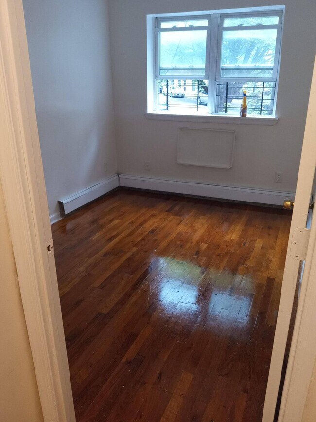 Foto del edificio - 864 E 169th St