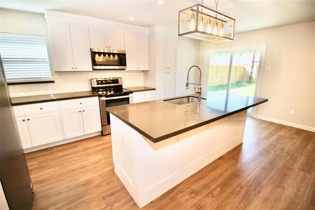 Building Photo - 407 Morningside Dr