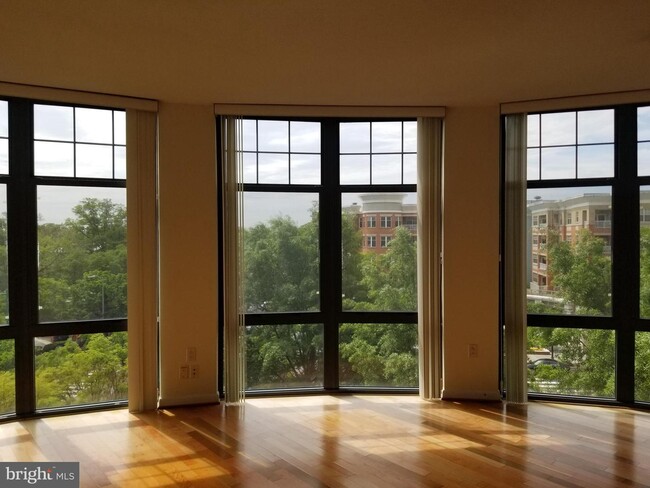 Foto del edificio - 1021 N Garfield St