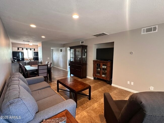 Building Photo - 16852 E La Montana Dr