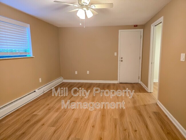 Building Photo - 80L English Village Road