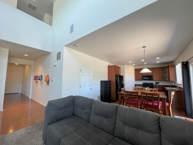 Foto del edificio - Spacious Charmer in sought after Meridian ...