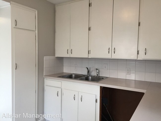 Building Photo - 52 Zeller Ct