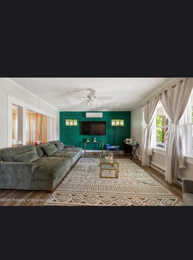 Foto del edificio - 1175 W Elm St