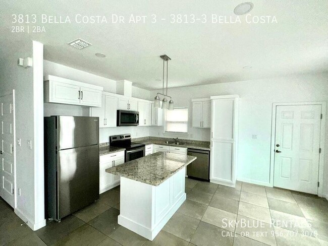 Foto del edificio - 3813 Bella Costa Dr