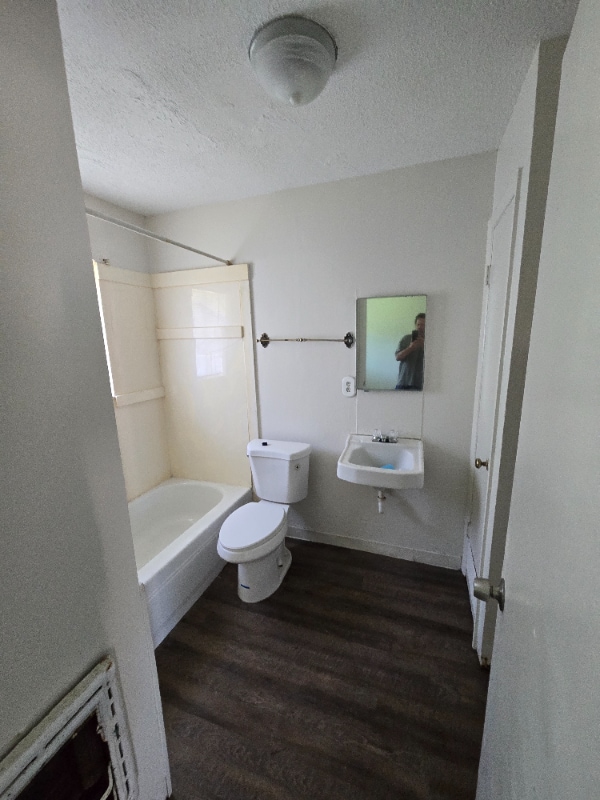 Building Photo - 2104 Hatcher Rd