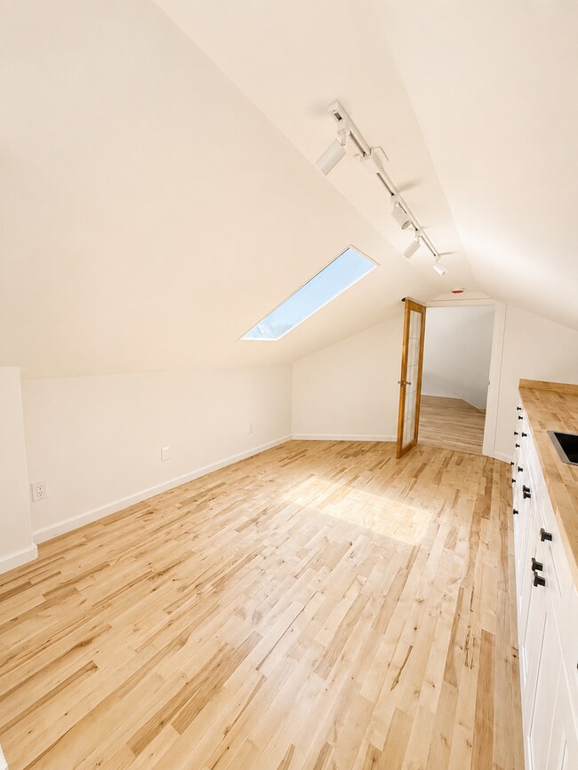 Foto del edificio - 1472 Chanticleer Ave