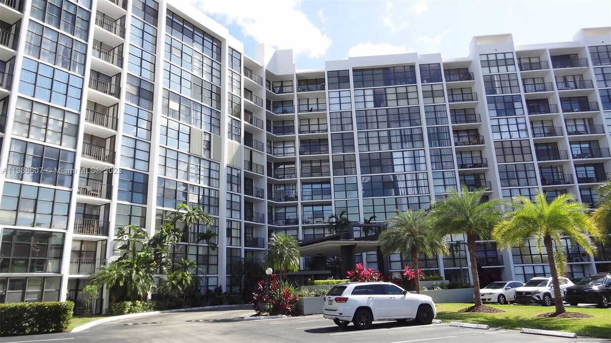 1000 Parkview Dr Unit 604, Hallandale Beach, FL 33009 Condo for Rent