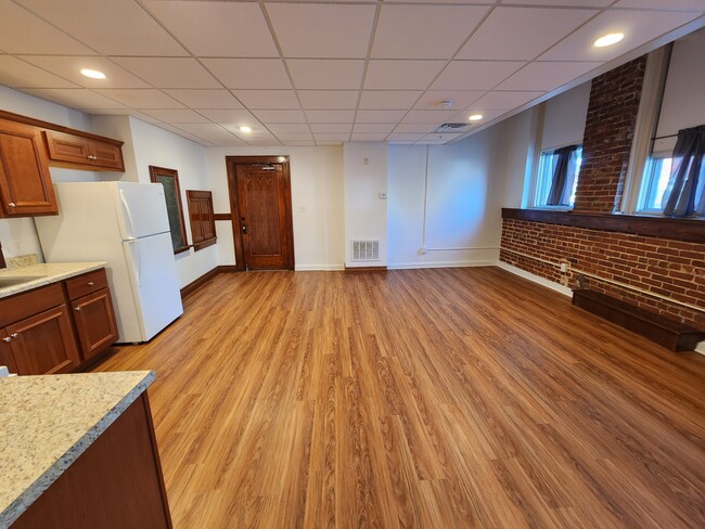 Utilities and internet included! Tenant only pays rent - 1812 Avenue F