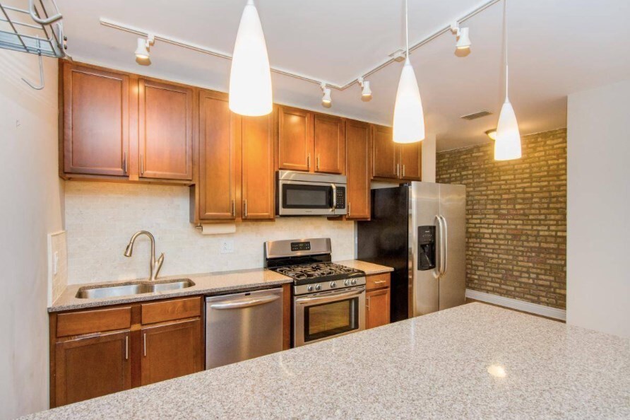 Foto principal - 4944 N Christiana Ave