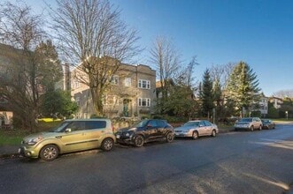 Building Photo - 1086 W 10th Ave