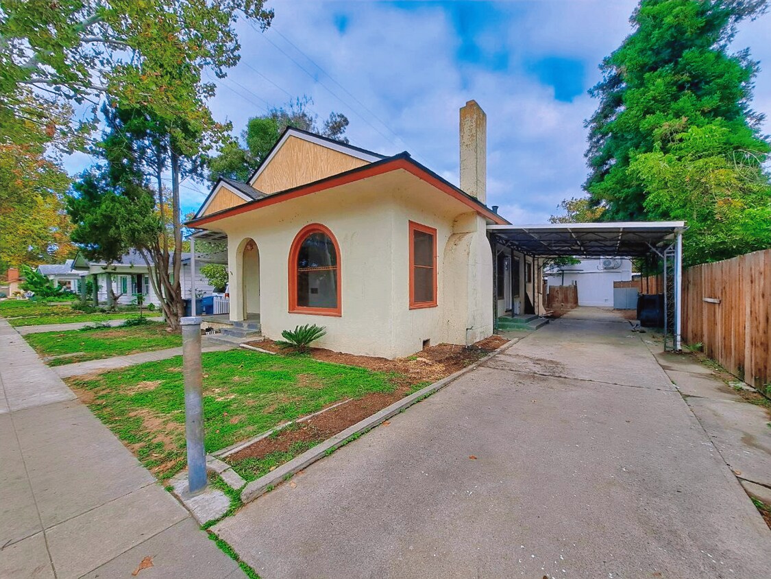 Foto principal - 141 E Hedges Ave