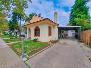 Building Photo - 141 E Hedges Ave