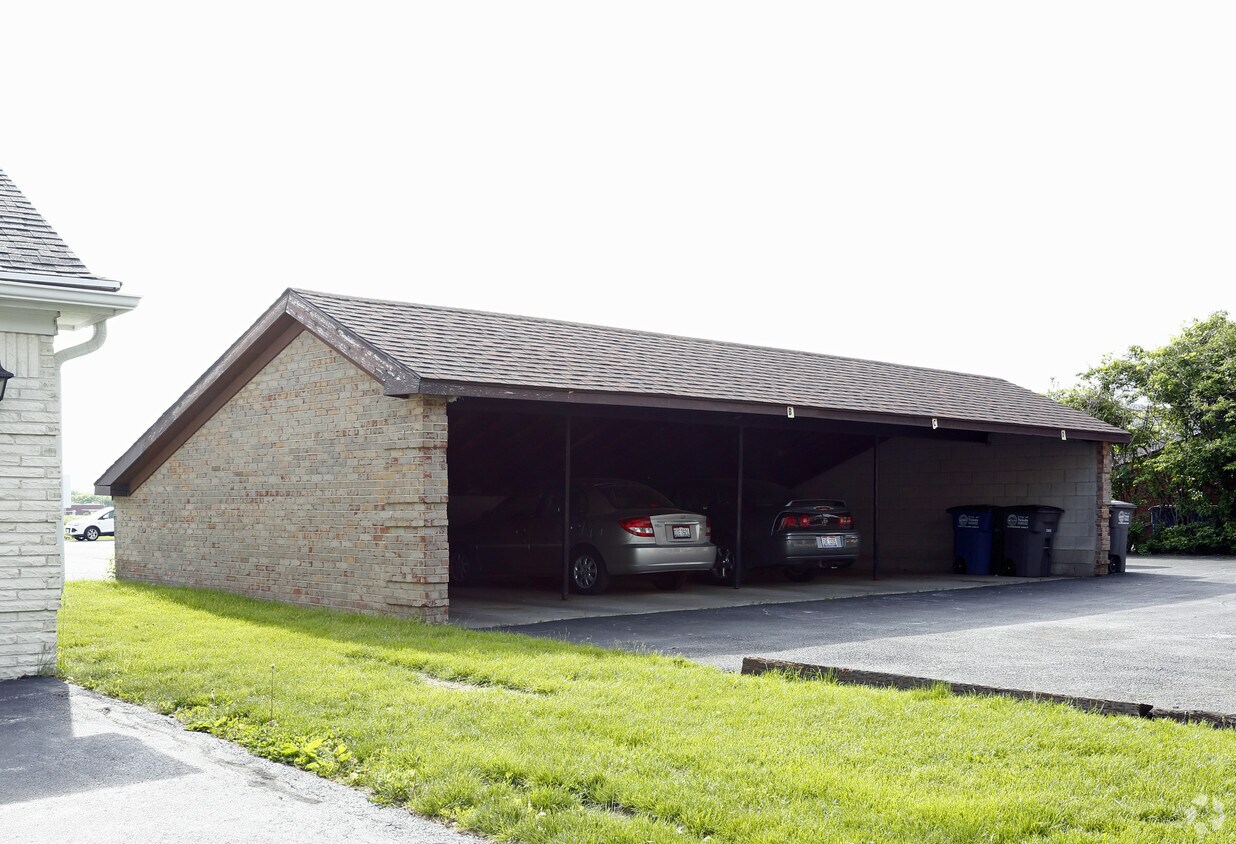 Building Photo - 5560 Cresthaven Ln