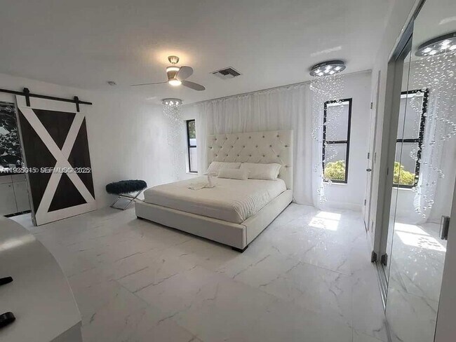Foto del edificio - 270 SE 7th St