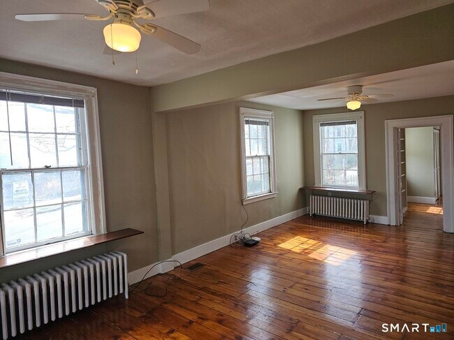 Foto del edificio - 19 Howard Ave
