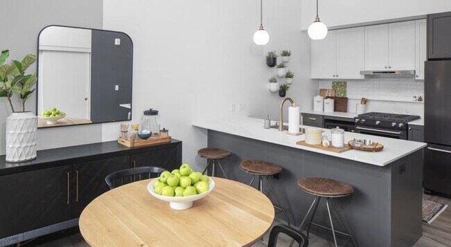 Foto del edificio - 4025 Mercantile Dr