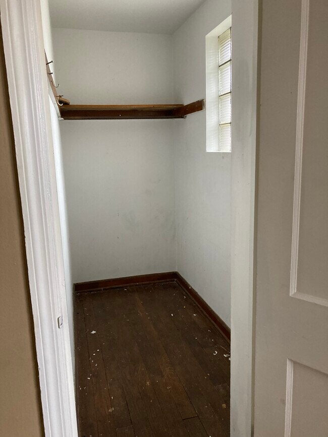 Walk-in Closet - 422 E Bruce Ave