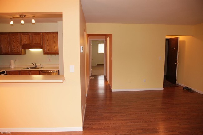 Foto del edificio - 7572 Woodview St