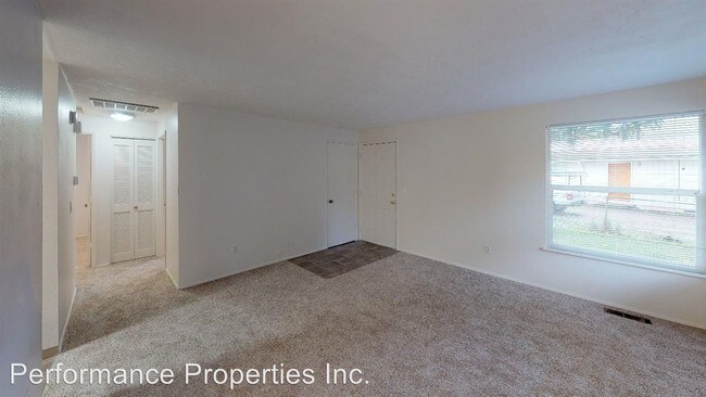 Foto del edificio - 13345-13347 Clairmont Way