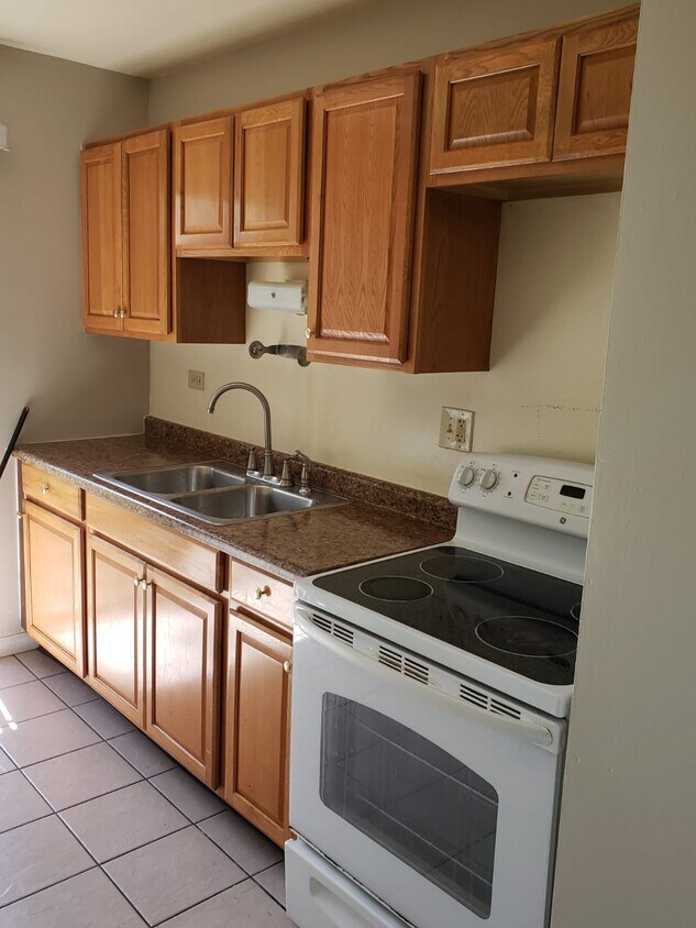 Foto principal - 1863 N Green Ln N