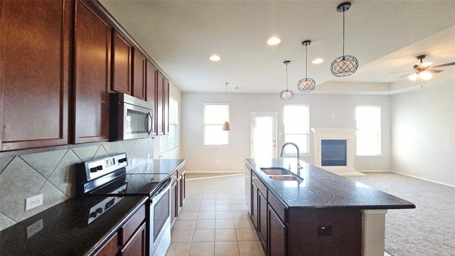 Foto del edificio - 4740 Meadow Green Trail