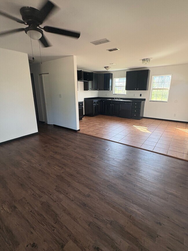Foto del edificio - 2369 County Rd 426 N