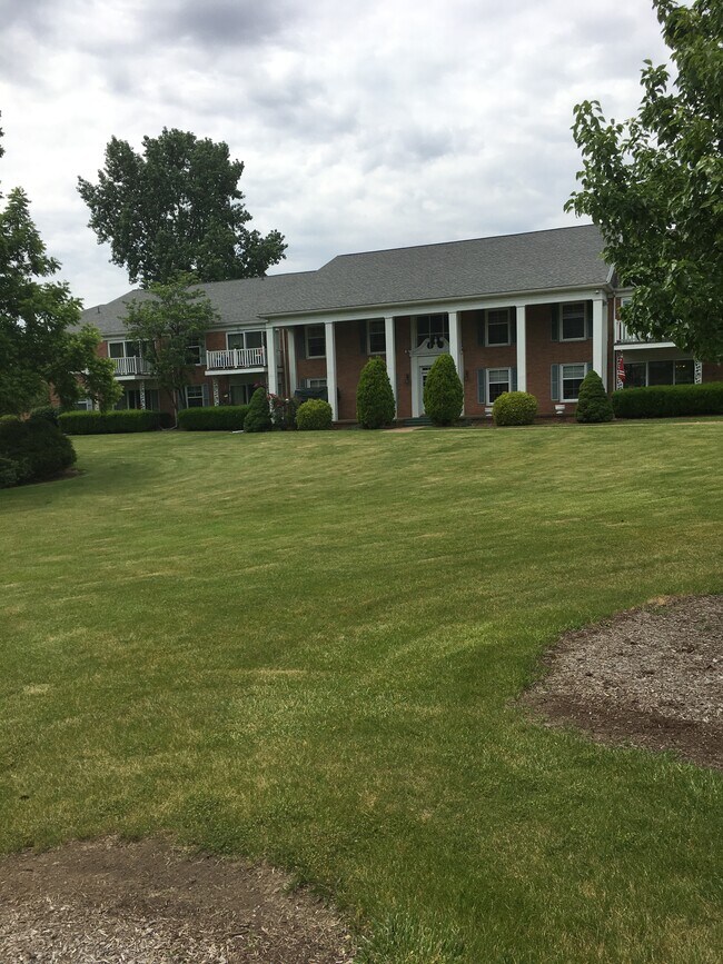 3307 Columbus Ave Unit 101, Sandusky, OH 44870 Condo for Rent in Sandusky, OH