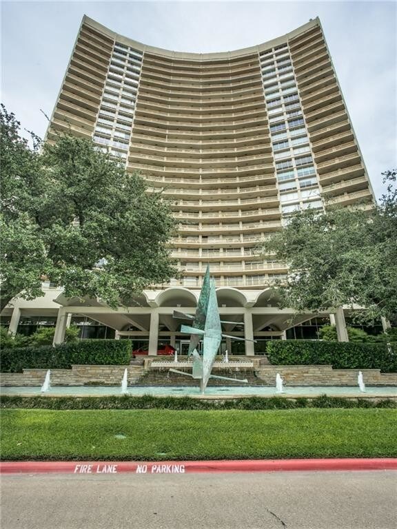 Foto del edificio - 6211 W Northwest Hwy