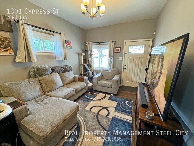Building Photo - Charming 2-Bed, 1-Bath Home with Bonus Roo...